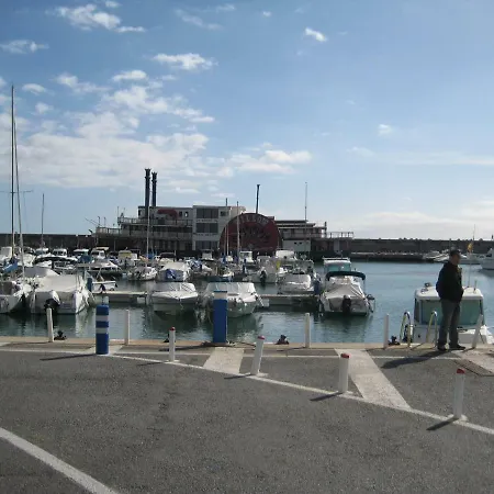 En Puerto Marina Διαμέρισμα *